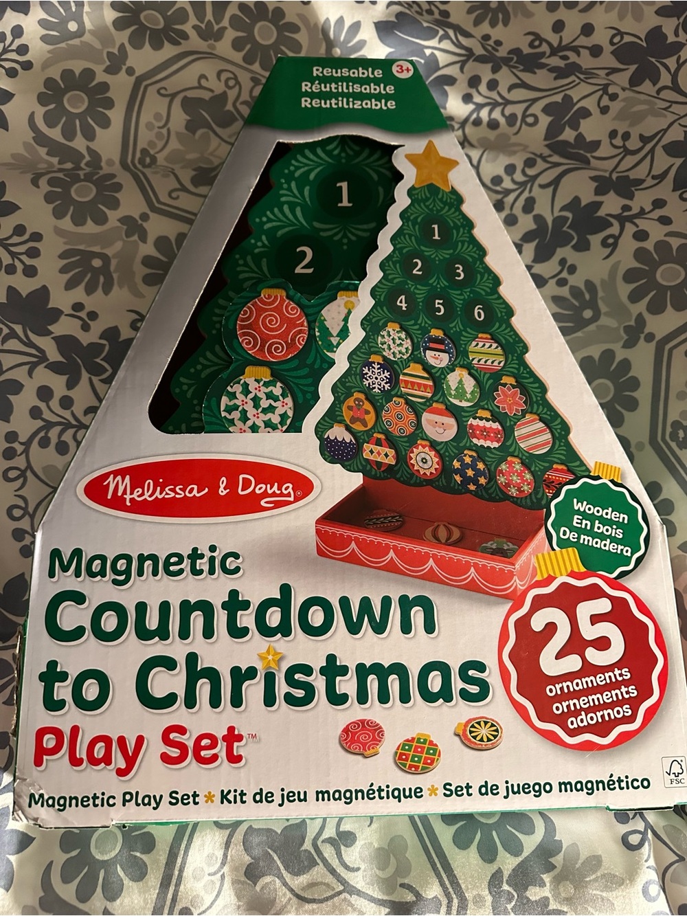 Melissa & Doug Green Magnetic Countdown to Christmas Play Set